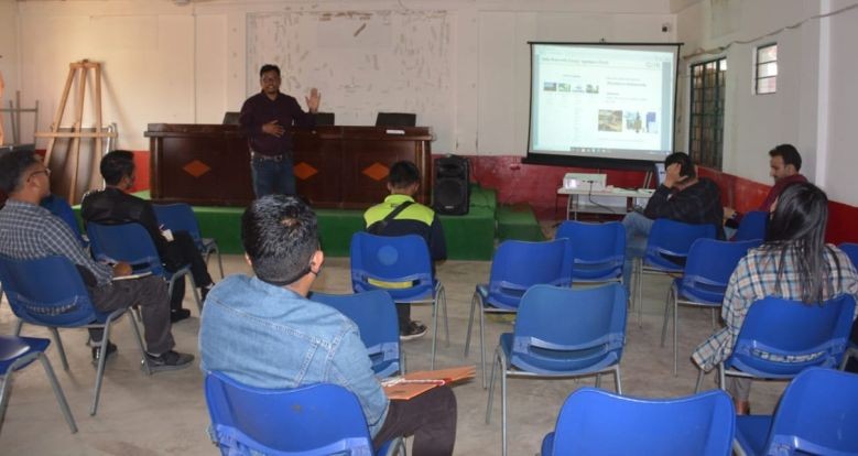 Workshop on ‘decentralised renewable energy technologies’ underway at the DRDA Conference Hall, Mon on March 3. (DIPR Photo) 